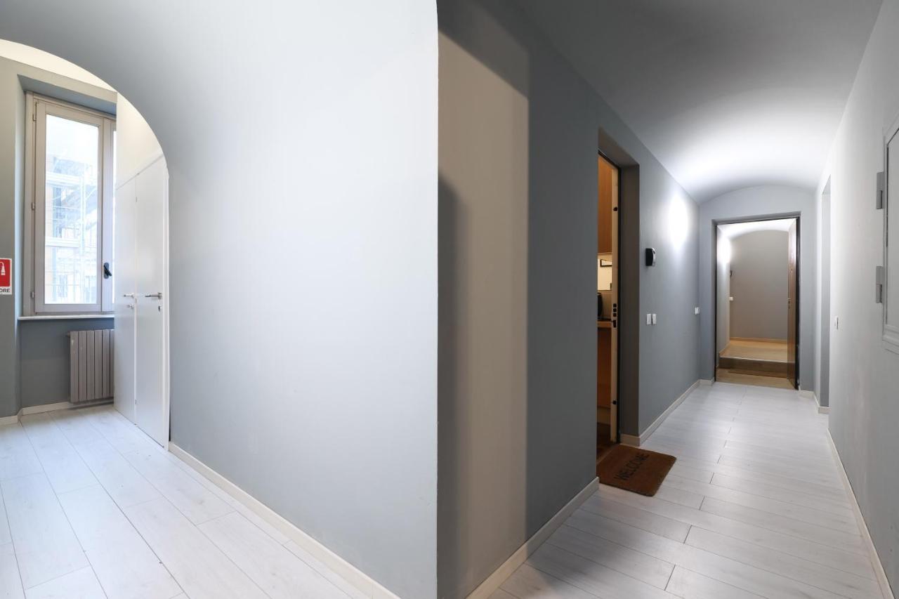 Luminoso Appartamento Con Balcone In Cadorna Milan Exterior photo