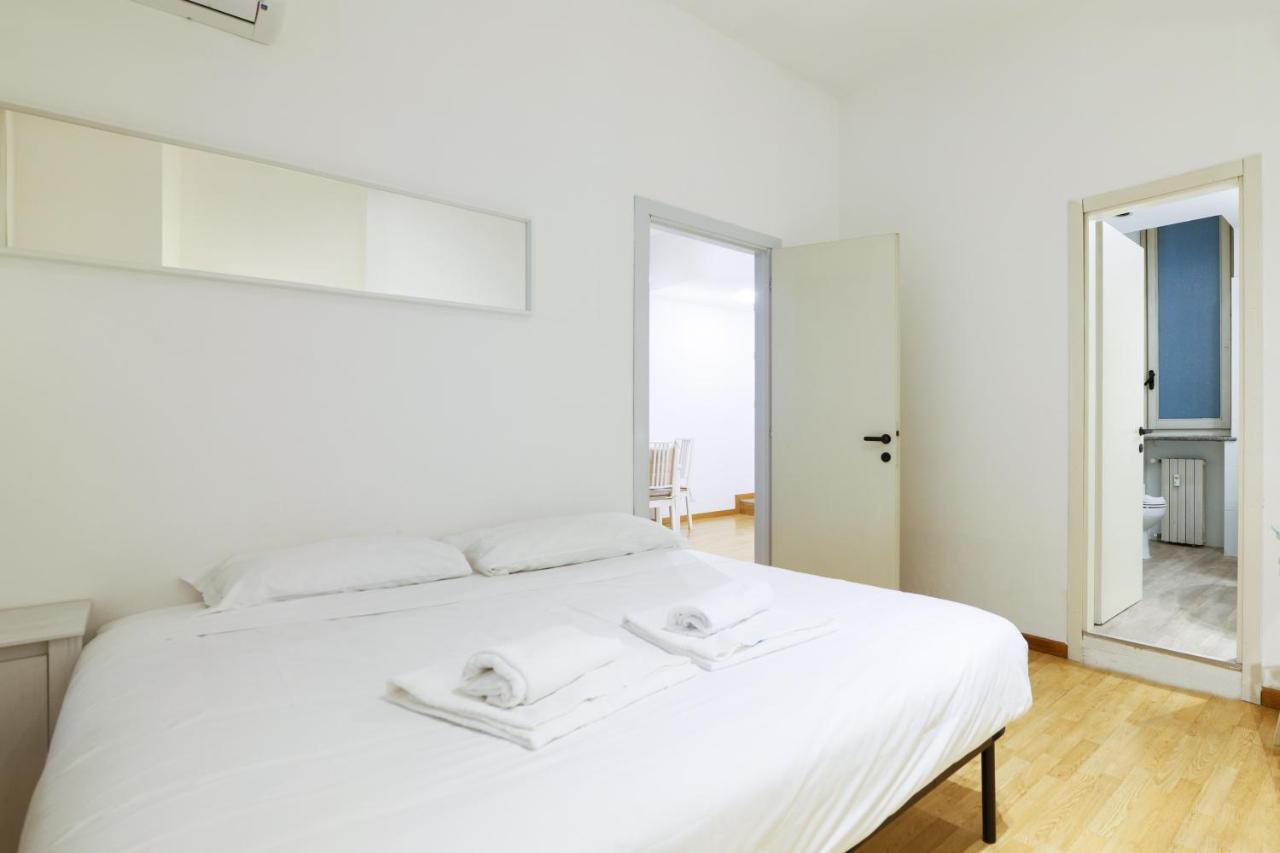 Luminoso Appartamento Con Balcone In Cadorna Milan Exterior photo