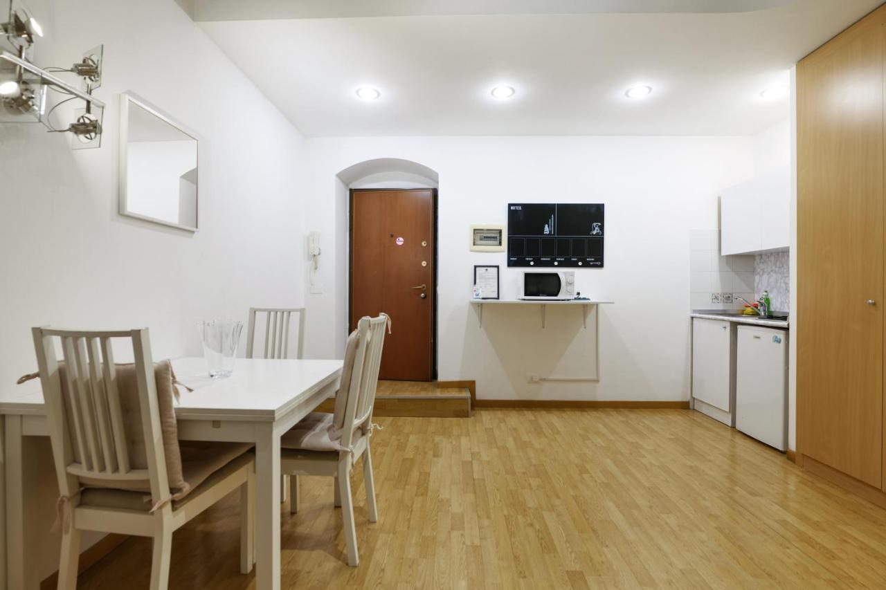 Luminoso Appartamento Con Balcone In Cadorna Milan Exterior photo